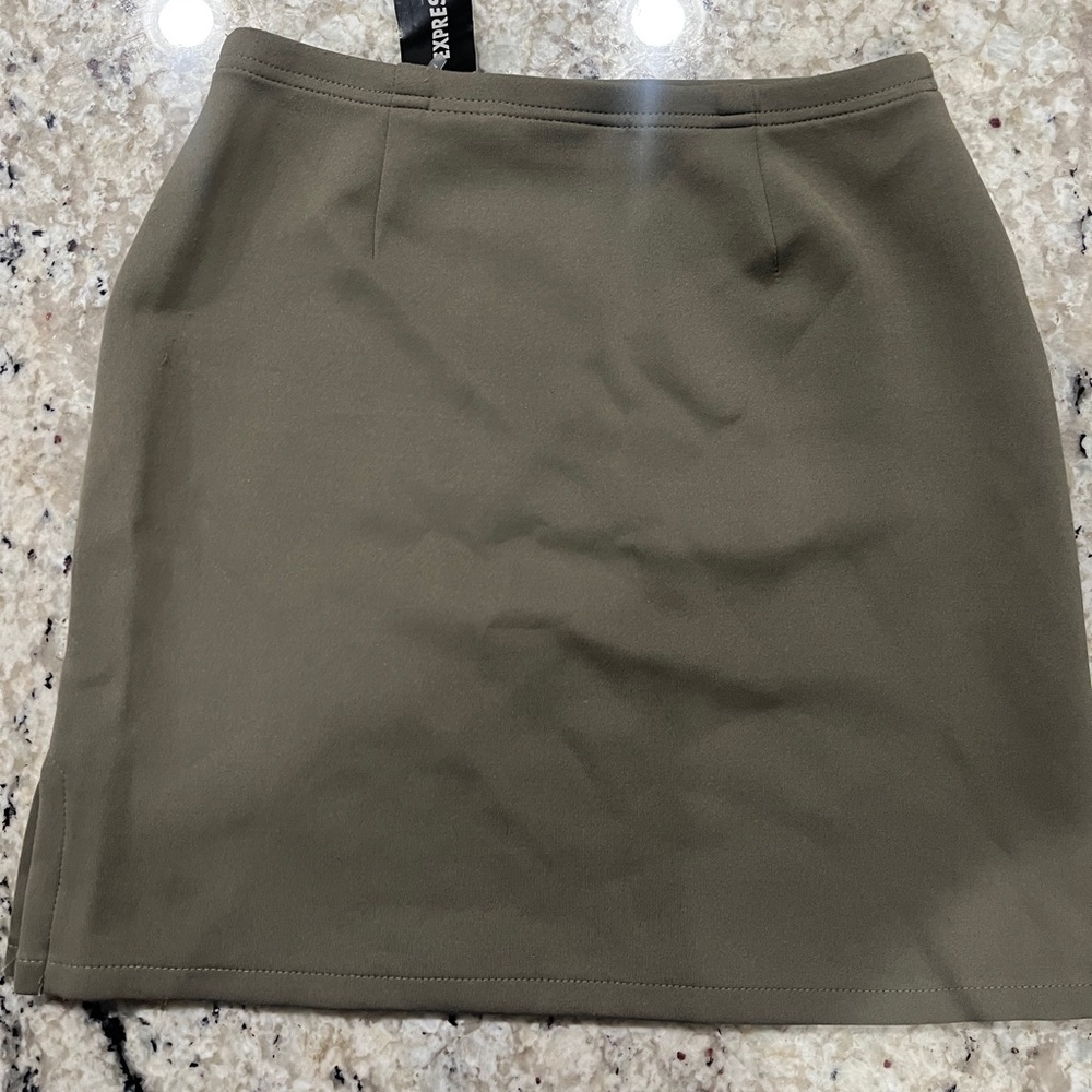 Express Polyester skirt